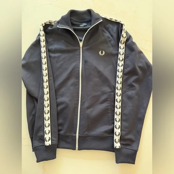 Fred Perry track jacket - Picture 2 of 10